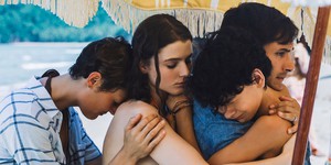 Фильм Шьямалана про остров старения возглавил бокс-офис