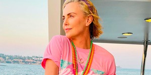 Выпускной 80-х. Шарлиз Терон вернулась в подростковый возраст.