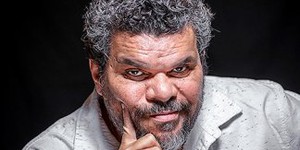 Луис Гусман сыграет главу семейки Аддамс в сериале Тима Бёртона