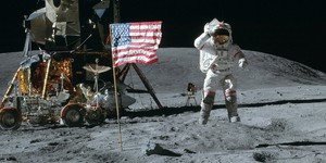 Режиссер «Человека дождя» снимет сериал о первой высадке на Луну Режиссер «Человека дождя» снимет сериал о первой высадке на Луну