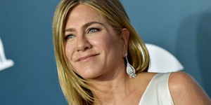 Дженнифер Энистон не пойдет на церемонию «Эмми» из-за боязни ковида