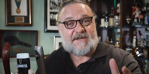 Рассел Кроу сыграет в комедии про Вьетнам и любовь к пиву Рассел Кроу сыграет в комедии про Вьетнам и любовь к пиву