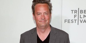 Мэттью Перри пишет автобиографическую книгу о зависимостях и закулисной жизни "Друзей" Мэттью Перри пишет автобиографическую книгу о зависимостях и закулисной жизни "Друзей"