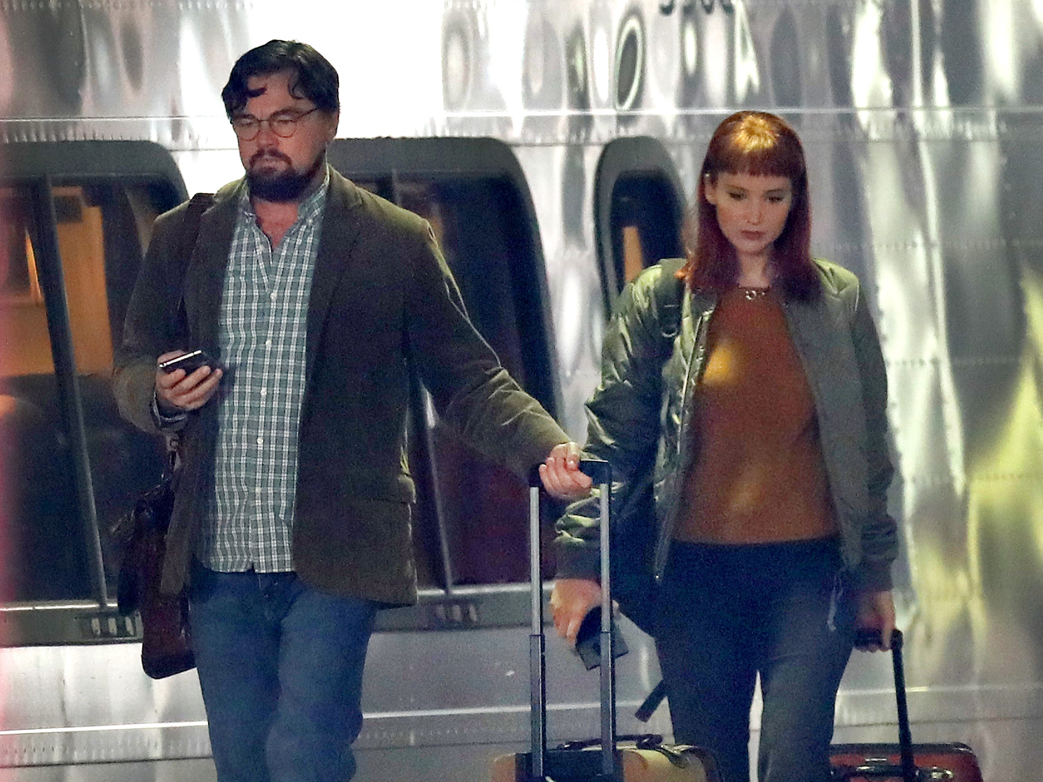 Леонардо Ди Каприо и Дженнифер Лоуренс в фильме "Не смотри вверх"