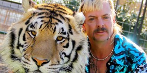 Актер из "Короля тигров" от Netflix совершил самоубийство на глазах у жены Актер из "Короля тигров" от Netflix совершил самоубийство на глазах у жены