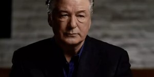 Алек Болдуин считает себя невиновным в смерти кинооператора Галины Хатчинс Алек Болдуин считает себя невиновным в смерти кинооператора Галины Хатчинс