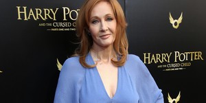 Джоан Роулинг все-таки появится в спецвыпуске «Гарри Поттера» Джоан Роулинг все-таки появится в спецвыпуске «Гарри Поттера»