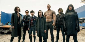 Netflix опубликовали постеры третьего сезона "Академии "Амбрелла" Netflix опубликовали постеры третьего сезона "Академии "Амбрелла"