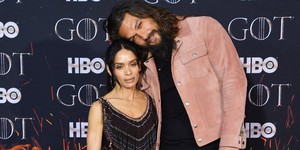 Джейсон Момоа расстался с женой после 16 лет отношений Джейсон Момоа расстался с женой после 16 лет отношений