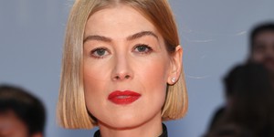 Розамунд Пайк сыграет в фантастике про пандемию вируса, что убивает богатых Розамунд Пайк сыграет в фантастике про пандемию вируса, что убивает богатых