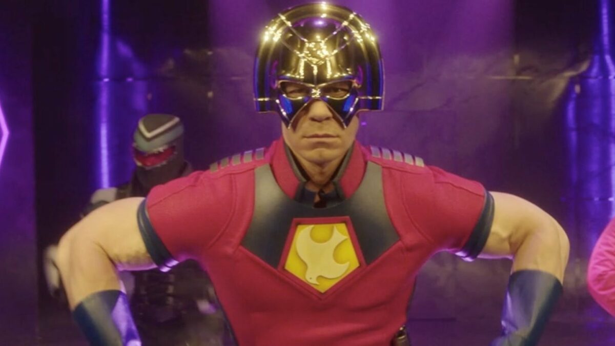 Кадр из титров-заставки сериала "Миротворец"