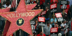 Apple призупиняє співпрацю з відомими зірками - Наталі Портман та Адамом МакКеєм через страйки WGA і SAG-AFTRA Apple призупиняє співпрацю з відомими зірками - Наталі Портман та Адамом МакКеєм через страйки WGA і SAG-AFTRA