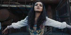 Рейчел Зеглер заспівала гімн повстанців Панему в приквелі "Голодні ігри:Балада про співочих пташок та змій" Рейчел Зеглер заспівала гімн повстанців Панему в приквелі "Голодні ігри:Балада про співочих пташок та змій"