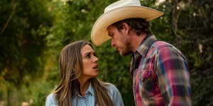 Сексуальна інтрига: Lifetime руйнує кордони з першим епізодом для дорослих у Різдвяному фільмі Сексуальна інтрига: Lifetime руйнує кордони з першим епізодом для дорослих у Різдвяному фільмі