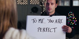 Режисер "Реального Кохання" зізнався, що одна з культових сцен - "трошки дивна" Режисер "Реального Кохання" зізнався, що одна з культових сцен - "трошки дивна"