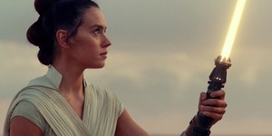 Повернення Дейзі Рідлі в сиквелі "Рей Скайвокер" обіцяє бути "надзвичайно особливим", натякає режисерка "Зоряних війн" Повернення Дейзі Рідлі в сиквелі "Рей Скайвокер" обіцяє бути "надзвичайно особливим", натякає режисерка "Зоряних війн"