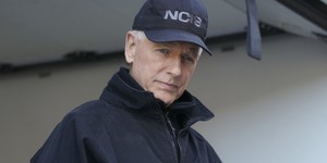 Марк Хармон повертається до ролі Гіббса в новому приквелі "NCIS: Origins" на каналі CBS Марк Хармон повертається до ролі Гіббса в новому приквелі "NCIS: Origins" на каналі CBS