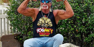 Легендарний реслер Халк Хоган врятував підлітка з перевернутого автомобіля після жахливої аварії Легендарний реслер Халк Хоган врятував підлітка з перевернутого автомобіля після жахливої аварії