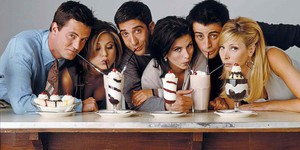 Продюсери премії "Еммі" пояснили, чому актори з "Друзів" не брали участі в урочистому вшануванні пам'яті Меттью Перрі Продюсери премії "Еммі" пояснили, чому актори з "Друзів" не брали участі в урочистому вшануванні пам'яті Меттью Перрі