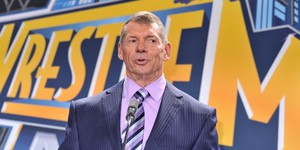 Вінс МакМаон відступив від посади в компанії WWE та UFC після звинувачень у зґвалтуванні та секс-торгівлі Вінс МакМаон відступив від посади в компанії WWE та UFC після звинувачень у зґвалтуванні та секс-торгівлі