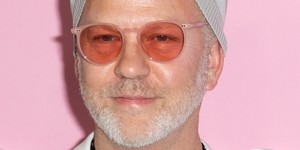 Райан Мерфі анонсує новий хоррор серіал "Гротеска" із напруженою атмосферою та неперевершеним акторським ансамблем Райан Мерфі анонсує новий хоррор серіал "Гротеска" із напруженою атмосферою та неперевершеним акторським ансамблем