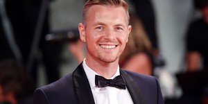 Рік Коснетт приєднується до екіпажу "9-1-1" на круїзному лайнері: Що чекає фанатів у сьомому сезоні? Рік Коснетт приєднується до екіпажу "9-1-1" на круїзному лайнері: Що чекає фанатів у сьомому сезоні?