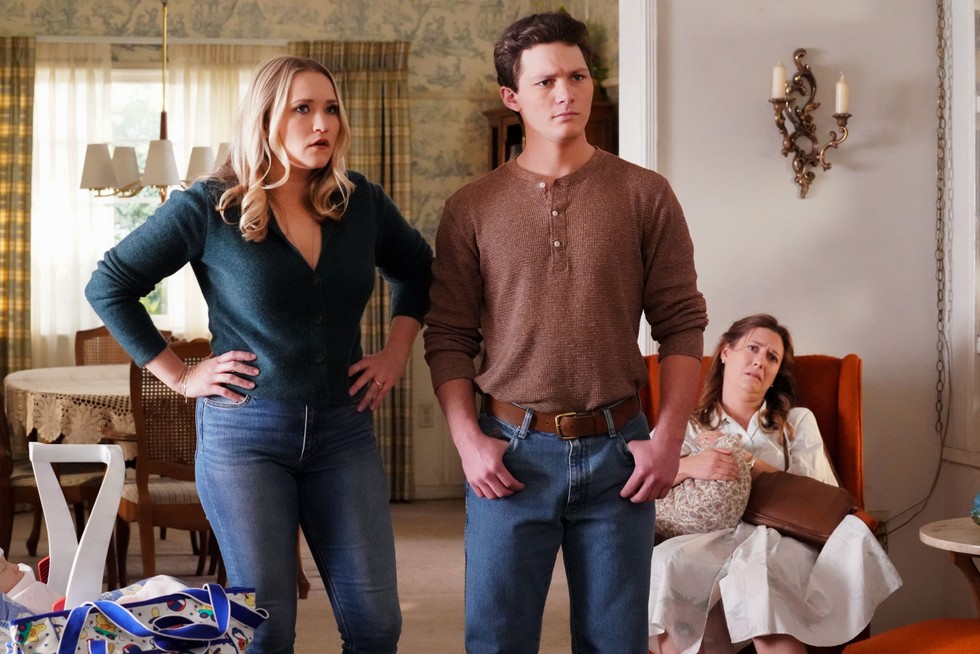 Емілі Осмент і Джордан Монтана