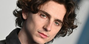 Тімоті Шаламе підписав багаторічну угоду на перегляд першої роботи зі студією Warner Bros. як актор і продюсер Тімоті Шаламе підписав багаторічну угоду на перегляд першої роботи зі студією Warner Bros. як актор і продюсер