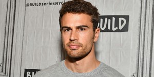 Тео Джеймс зіграє головну роль у трилері про пограбування "Fuze" від режисера Девіда Маккензі Тео Джеймс зіграє головну роль у трилері про пограбування "Fuze" від режисера Девіда Маккензі