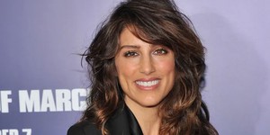 Дженніфер Еспозіто за режисерським кермом нової злочинної драми "Shake" від Райана Бінако Дженніфер Еспозіто за режисерським кермом нової злочинної драми "Shake" від Райана Бінако