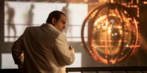 Новий трейлер очікуваного серіалу "Пінгвін" обіцяє шанувальникам моторошну подорож у кримінальний світ Готема Новий трейлер очікуваного серіалу "Пінгвін" обіцяє шанувальникам моторошну подорож у кримінальний світ Готема