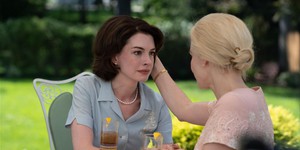 Енн Гетевей та Джессіка Честейн у новому моторошному трейлері фільму "Материнський інстинкт" Енн Гетевей та Джессіка Честейн у новому моторошному трейлері фільму "Материнський інстинкт"