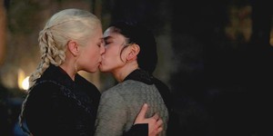 "Будинок дракона" під ударом критики через скандальний поцілунок в останньому епізоді "Будинок дракона" під ударом критики через скандальний поцілунок в останньому епізоді