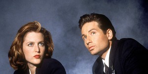 Джилліан Андерсон пояснює легендарний поцілунок на Еммі з Девідом Духовни Джилліан Андерсон пояснює легендарний поцілунок на Еммі з Девідом Духовни