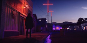 Релігійні символи, злочини та загадки у першому лякаючому трейлері містичного серіалу "Гротеск" від Райана Мерфі Релігійні символи, злочини та загадки у першому лякаючому трейлері містичного серіалу "Гротеск" від Райана Мерфі