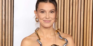 Міллі Боббі Браун працює над екранізацією свого дебютного роману "Дев’ятнадцять кроків" для Netflix Міллі Боббі Браун працює над екранізацією свого дебютного роману "Дев’ятнадцять кроків" для Netflix