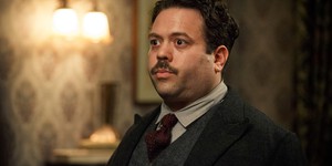 Переможець премії "Tony" Ден Фоглер отримав ключову роль медичного працівника з темним минулим у новому серіалі "The Rainmaker" Переможець премії "Tony" Ден Фоглер отримав ключову роль медичного працівника з темним минулим у новому серіалі "The Rainmaker"