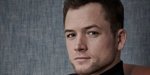 Тарон Еджертон готується з’явитися на екрані разом із Шарліз Терон у новому трилері Netflix