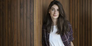 Британська акторка, Чарлі Клайв, приєднується до Стівена Карелла в новій комедійній серії HBO