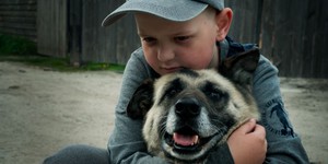 Номінований на Оскар документальний фільм "Колись в Україні" розкриває, як діти знаходять сили адаптуватися до жорстоких реалій війни, що змінила їхнє життя назавжди