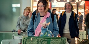 Netflix розкрив дату прем’єри та перші кадри довгоочікуваного комедійного серіалу "Забагато"