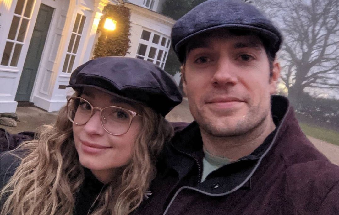 Генри Кавилла требуют уволить из сериала «Ведьмак»