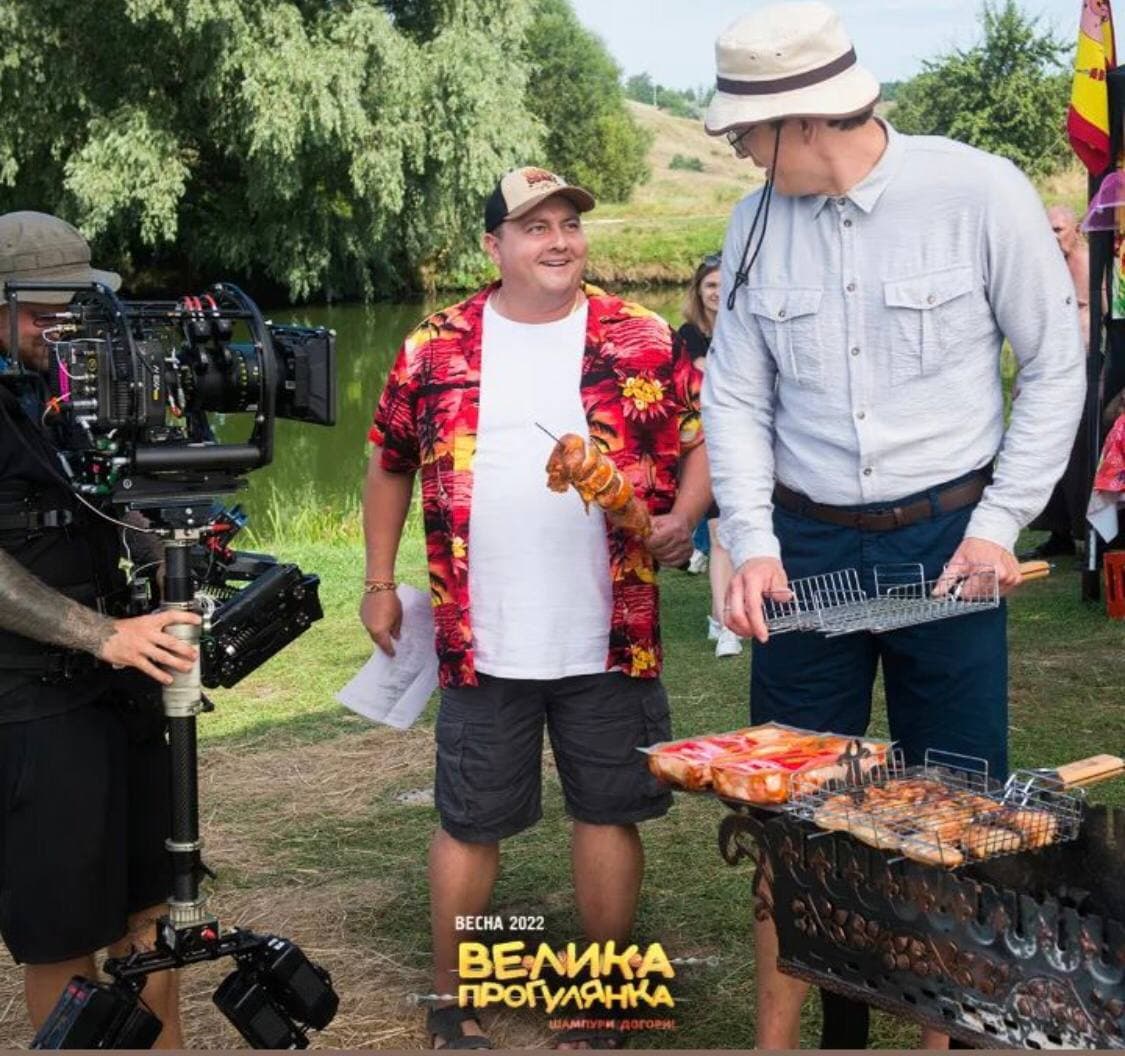 Позитив и футболисты Коноплянка и Пятов сыграли в новой украинской комедии "Большая прогулка" Позитив и футболисты Коноплянка и Пятов сыграли в новой украинской комедии "Большая прогулка"