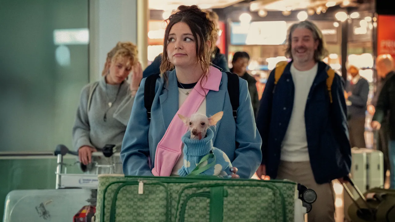  Netflix розкрив дату прем’єри та перші кадри довгоочікуваного комедійного серіалу "Забагато"