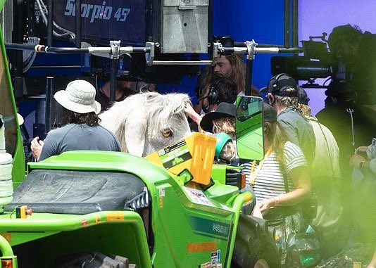 Появились первые фото со съемок четвертого «Тора» Появились первые фото со съемок четвертого «Тора»